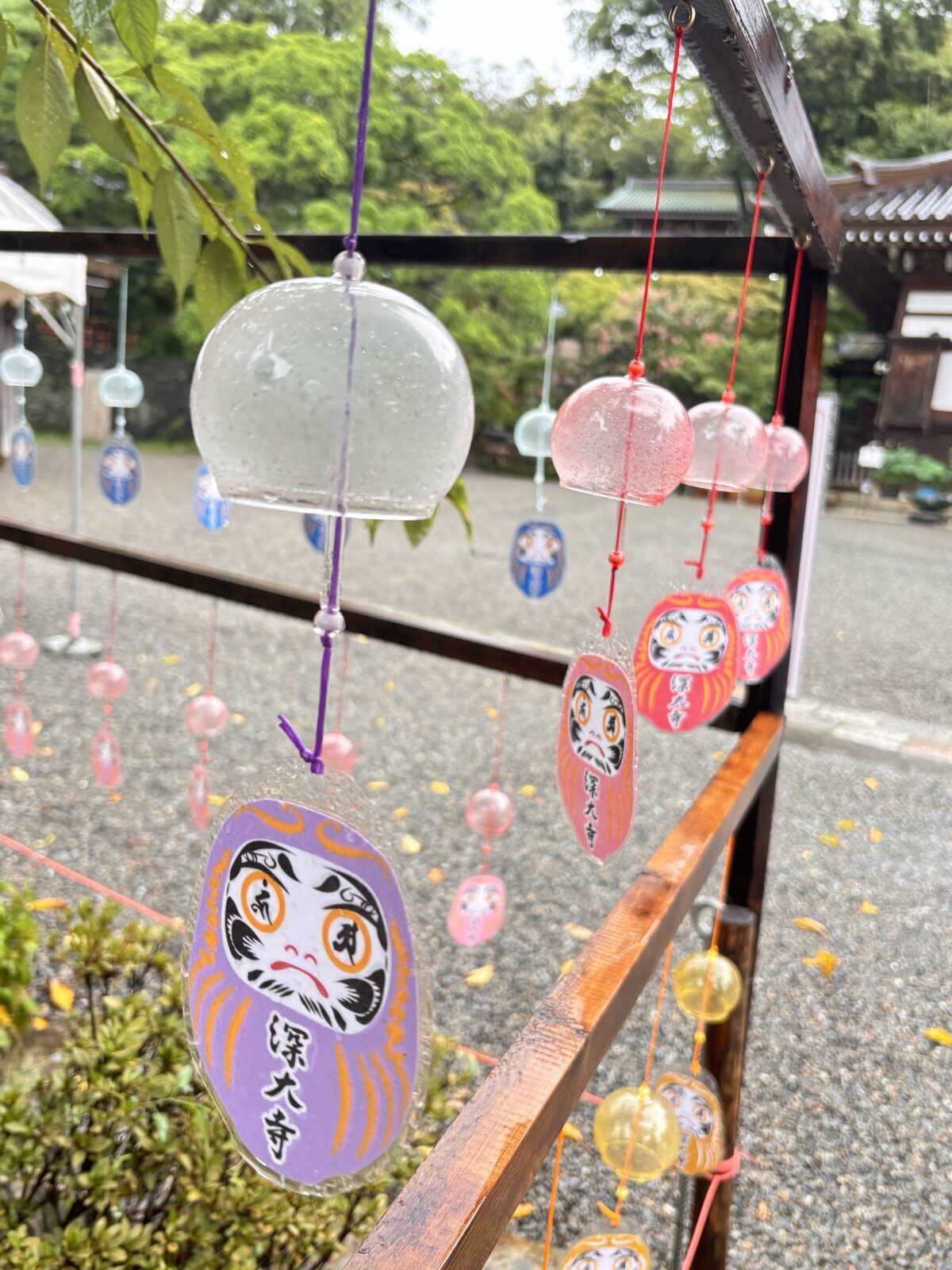 だるまの絵が描かれた深大寺の風鈴